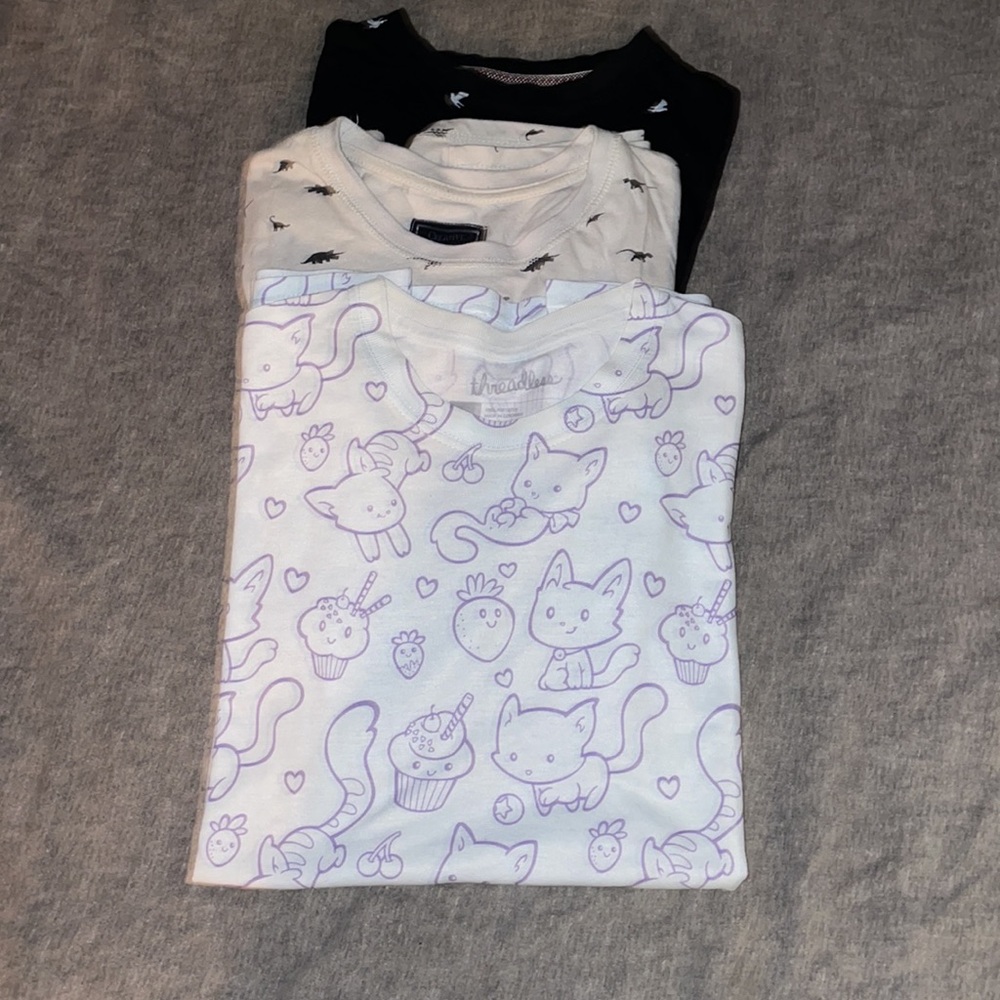 Lot of 3 All over print t-shirts size medium, birds,dinosaurs, cats